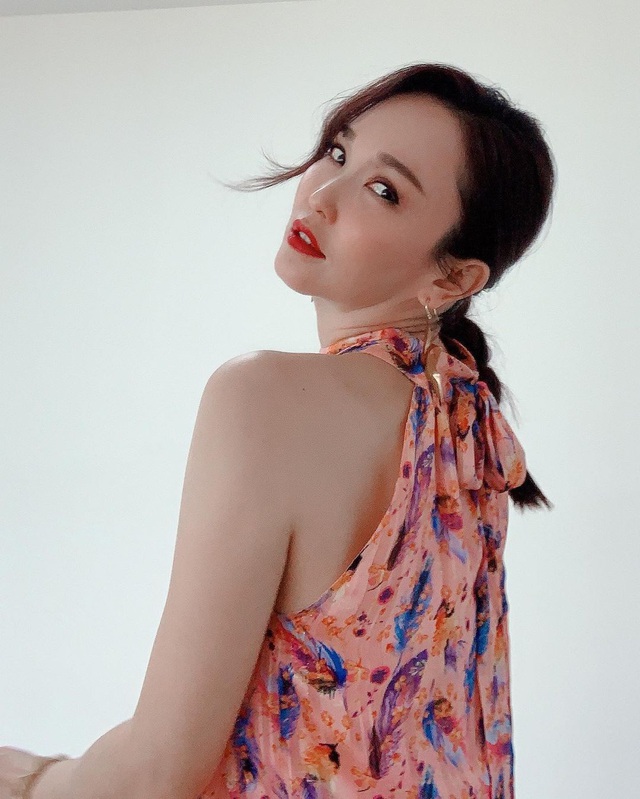 Nhan sắc của Cô Cô Phạm Văn Phương ở tuổi 50 có đẹp như lời đồn? - 17 Nhan sắc của Cô Cô Phạm Văn Phương ở tuổi 50 có đẹp như lời đồn? - 17