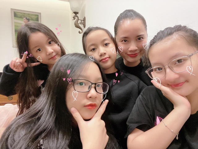 Á hậu đông con nhất showbiz Ngô Thúy Hà tái xuất xinh đẹp ở tuổi 40 - 7