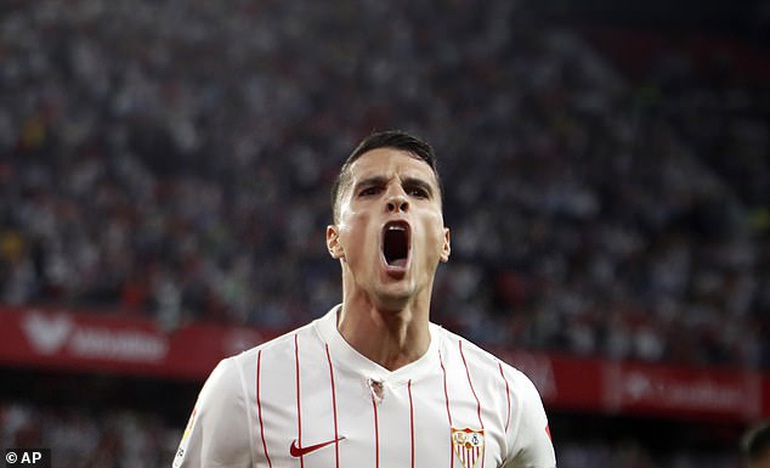 Ngược dòng hạ Sevilla, Real Madrid hơn Barcelona đến 15 điểm - 3