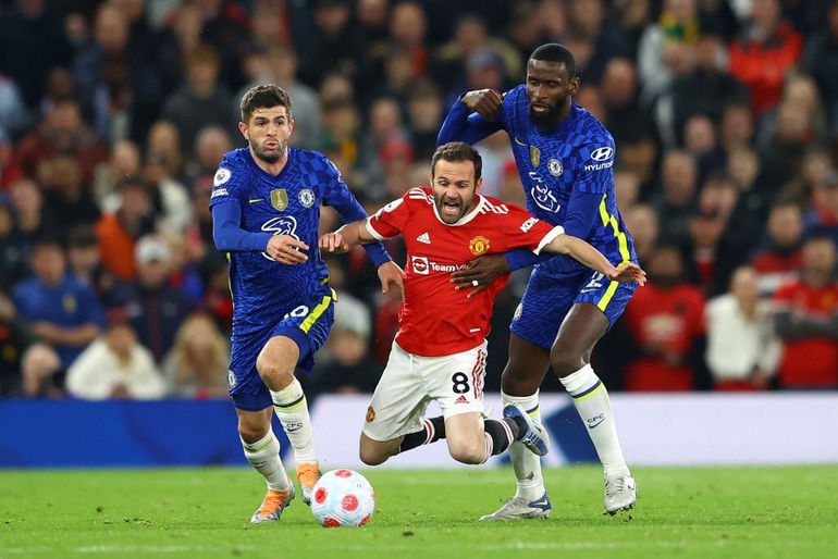Ronaldo lần đầu ghi bàn vào lưới Chelsea, giúp Man Utd thoát thua - 2