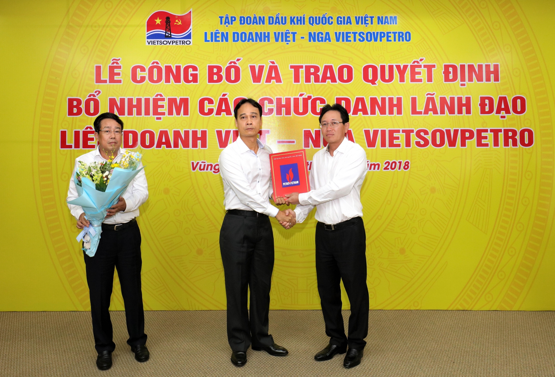 cong bo quyet dinh bo nhiem cac chuc danh lanh dao lien doanh viet nga vietsovpetro