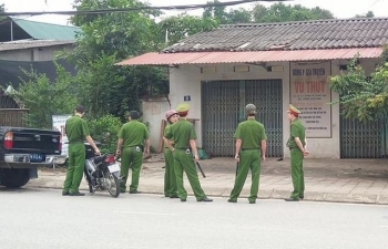 Can ngăn vợ chồng cãi nhau, một cảnh sát 113 bị chém