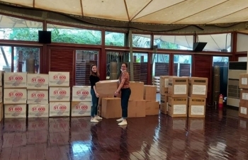 Việt Nam tặng Pháp hơn 250.000 khẩu trang