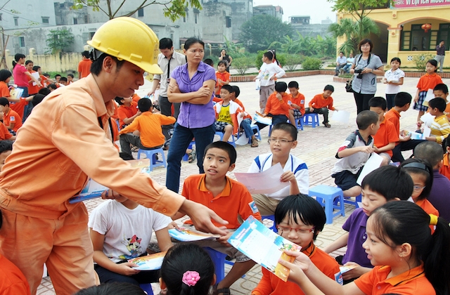 Thủ tướng chỉ thị tăng cường tiết kiệm điện, phấn đấu tối thiểu 2%/năm