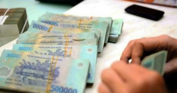 Tranh giành mua cổ phiếu bầu Đức; làn sóng đổ tiền “chơi” chứng khoán