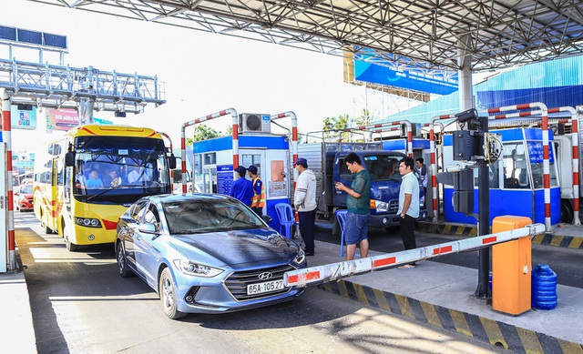 Trạm BOT “đi lạc”, Bộ Giao thông đề xuất chi tiền 