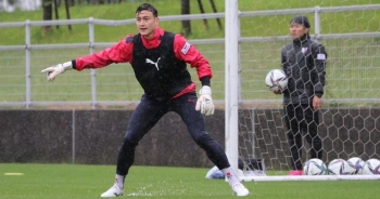 Đặng Văn Lâm "biến mất" ở Cerezo Osaka, HLV Park Hang Seo lo lắng?