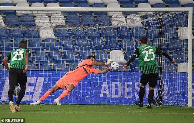 C.Ronaldo chạm cột mốc vĩ đại, Juventus giành chiến thắng quan trọng - 2