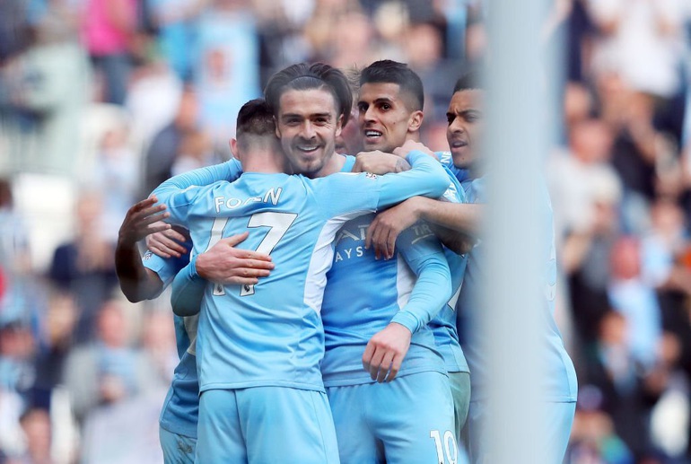 Man City rộng cửa vô địch Premier League - 1