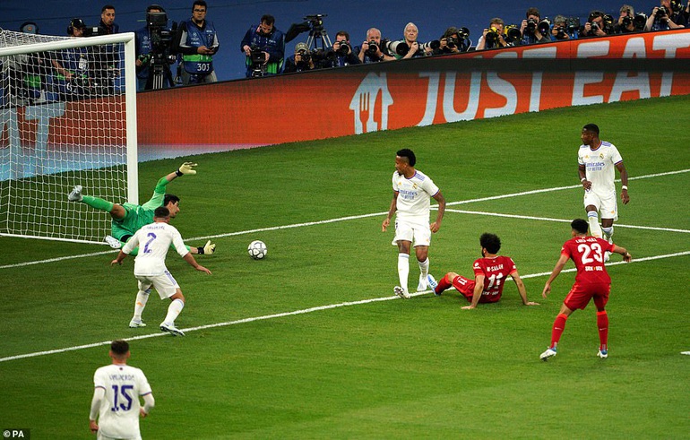 Những khoảnh khắc Real Madrid đánh bại Liverpool tại Stade de France - 4 Những khoảnh khắc Real Madrid đánh bại Liverpool tại Stade de France - 4