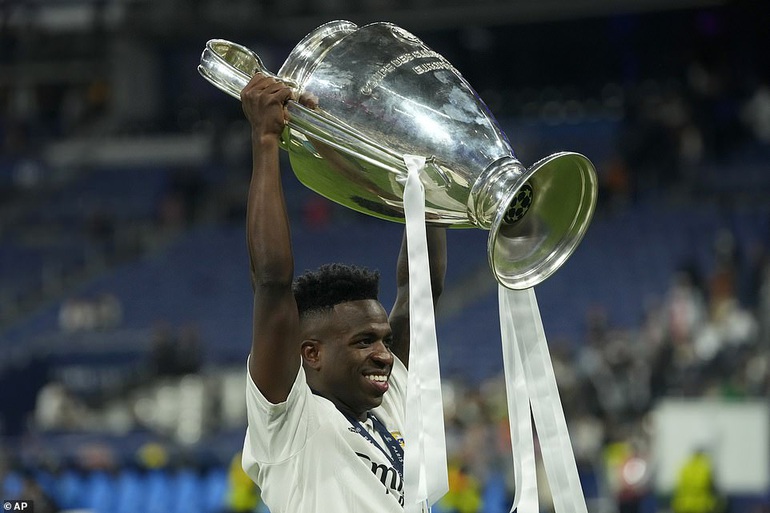 Những khoảnh khắc Real Madrid đánh bại Liverpool tại Stade de France - 14 Những khoảnh khắc Real Madrid đánh bại Liverpool tại Stade de France - 14