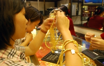 Giá vàng chốt phiên 2/10: Giá vàng đồng loạt tăng