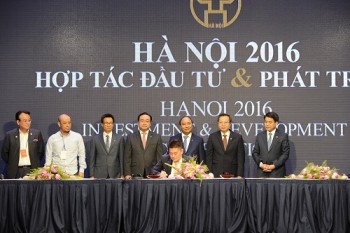 Bầu Thụy chi 16 tỷ đồng hỗ trợ vệ sinh môi trường Hà Nội