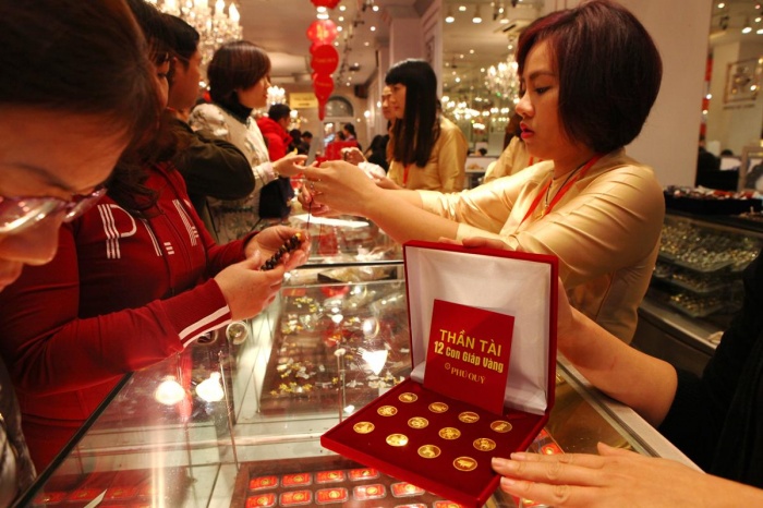 Giá vàng hôm nay 18/4: Giảm mạnh, trượt sâu dưới đỉnh 7 năm Giá vàng hôm nay 18/4: Giảm mạnh, trượt sâu dưới đỉnh 7 năm