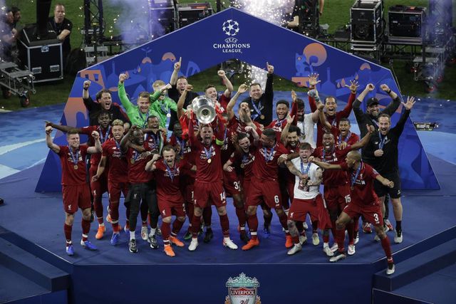 khoanh khac hanh phuc cua liverpool cung danh hieu vo dich champions league