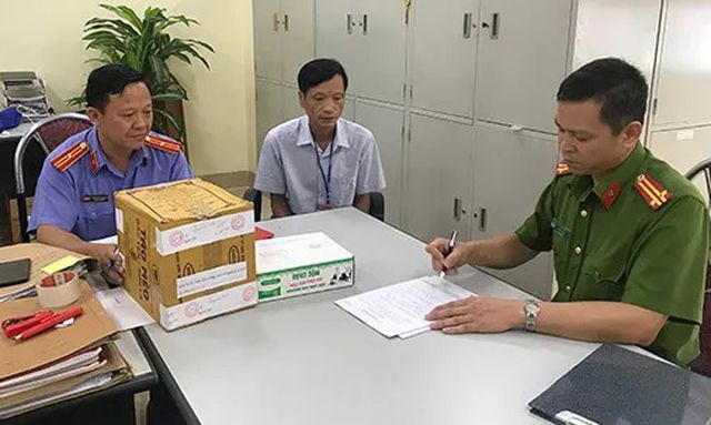 mang min tu che den nha dan roi kich no vi khong doi duoc no