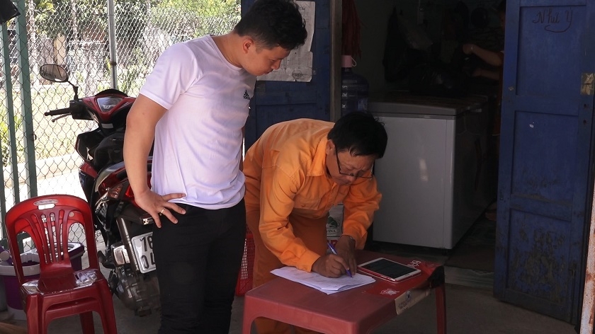 Công nhân điện - nghề lắm nỗi gian truân