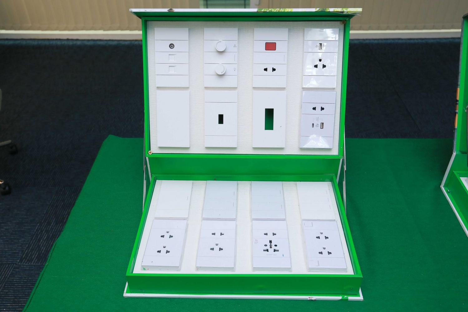 Schneider Electric ra mắt dòng sản phẩm AvatarOn A giúp cuộc sống thêm hiện đại và dễ dàng