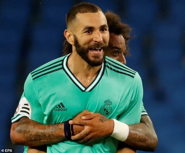 Hạ Sociedad, Real Madrid soán ngôi đầu bảng của Barcelona