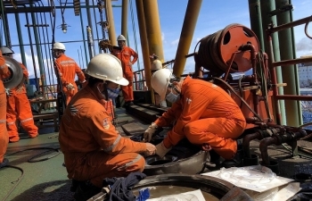 Giá xăng dầu hôm nay 5/6: Quay đầu tăng mạnh, giá dầu lập đỉnh 3 năm