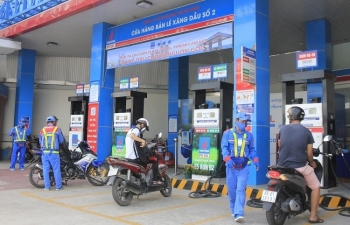 Giá xăng ngày mai (11/6) có thể tăng tới 300 đồng/lít!