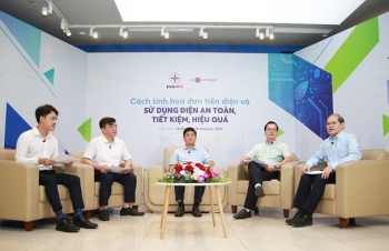 'Tôi vẫn dùng ngần ấy thiết bị điện, sao đến mùa hè lại tốn điện hơn?'