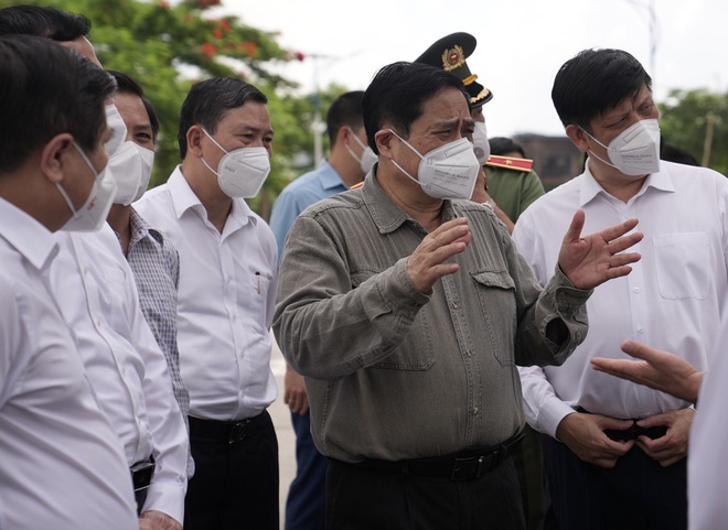 Thủ tướng: Nước sôi lửa bỏng thế này cần phải chạy để sản xuất vắc xin - 1