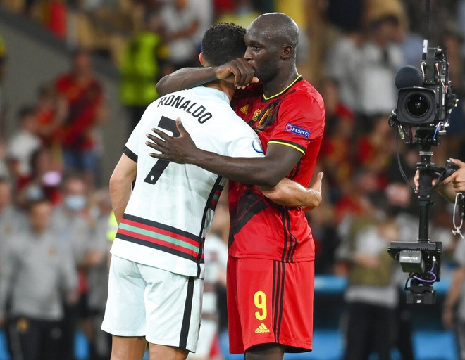 Nỗi đau cùng cực của C.Ronaldo khi Bồ Đào Nha bị loại ở Euro 2020 - 10