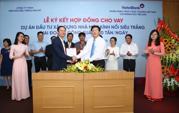 Ký kết hợp đồng cho vay, bảo lãnh trị giá 1.540 tỷ đồng