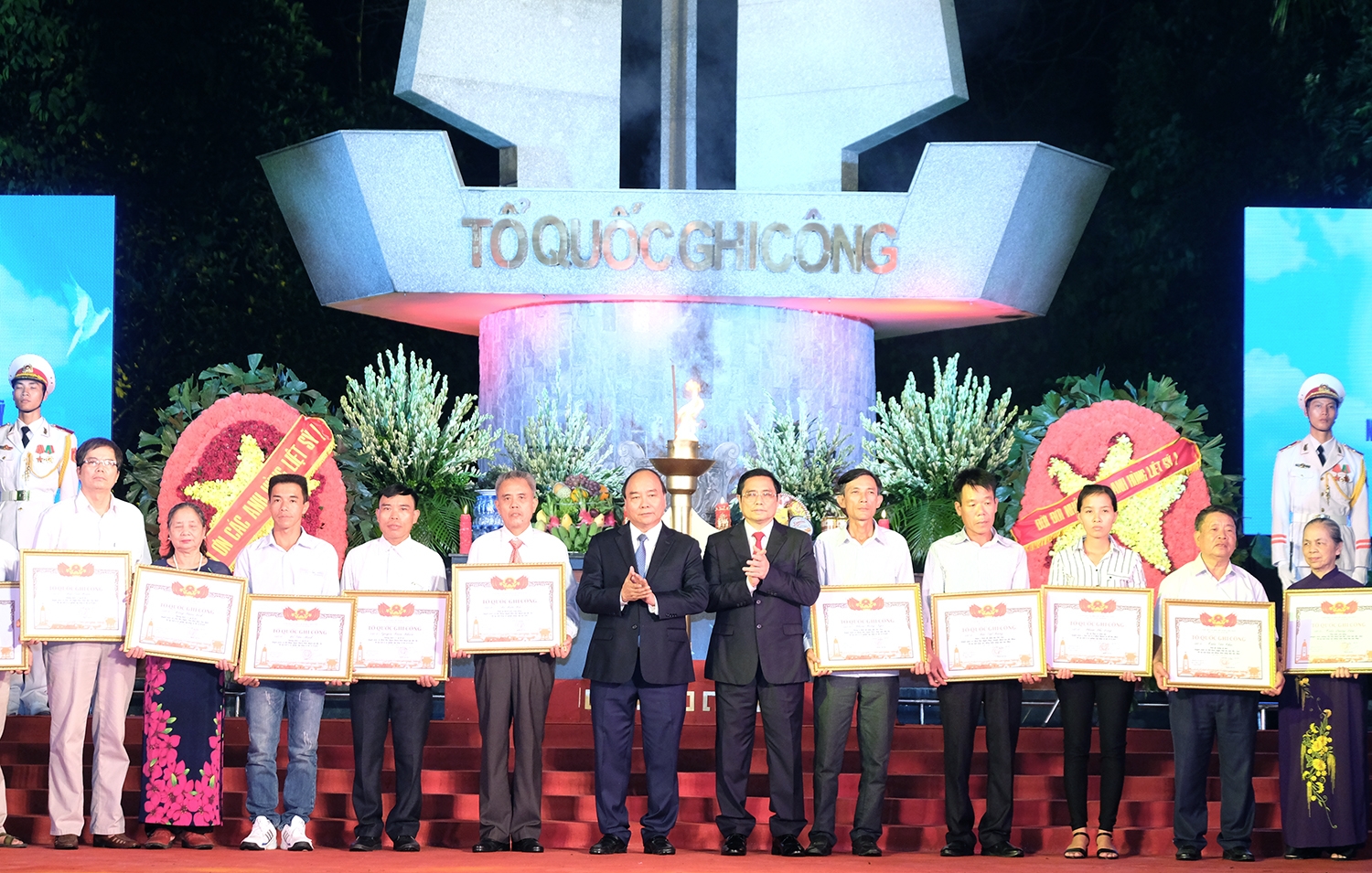 Thủ tướng: Phải nỗ lực nhiều hơn nữa để người có công được tôn vinh xứng đáng