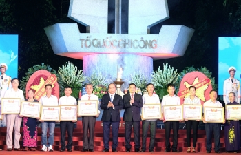 Thủ tướng: Phải nỗ lực nhiều hơn nữa để người có công được tôn vinh xứng đáng