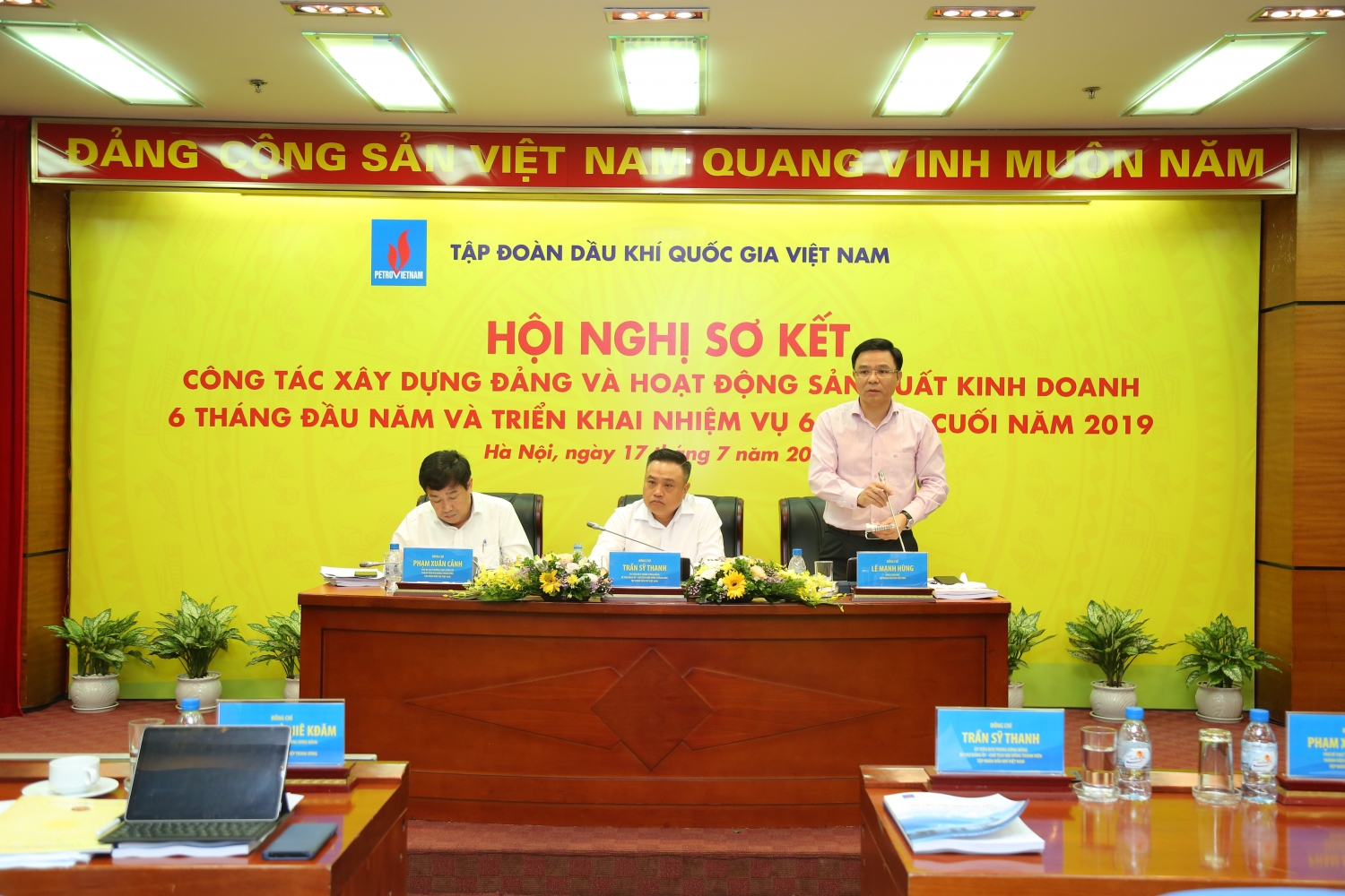 nop ngan sach nha nuoc toan pvn dat 533 nghin ty