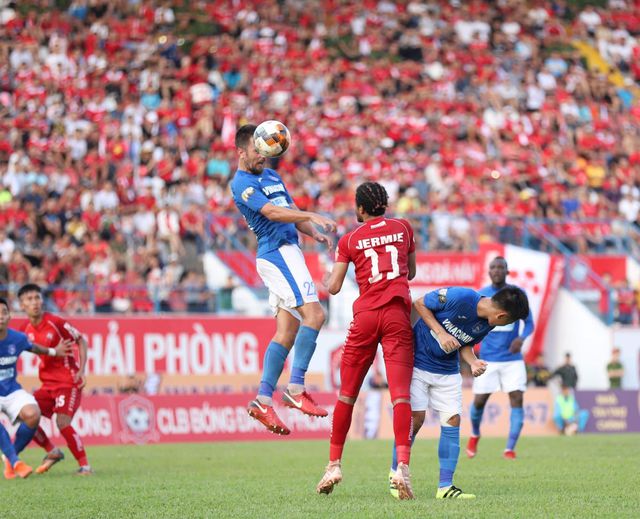 Vì sao V-League không đổi lịch để tuyển Việt Nam đá vòng loại World Cup?