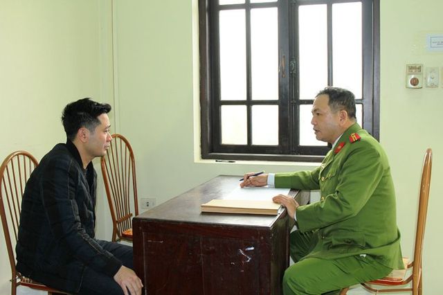 an chung than danh cho doi tuong dung dao bam giet con no