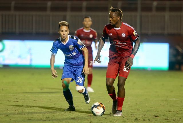 Vòng 18 V-League: “Chung kết” mùa giải giữa TPHCM và CLB Hà Nội