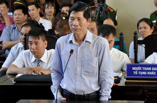 cuu pho giam doc benh vien da khoa hoa binh bi khai tru dang