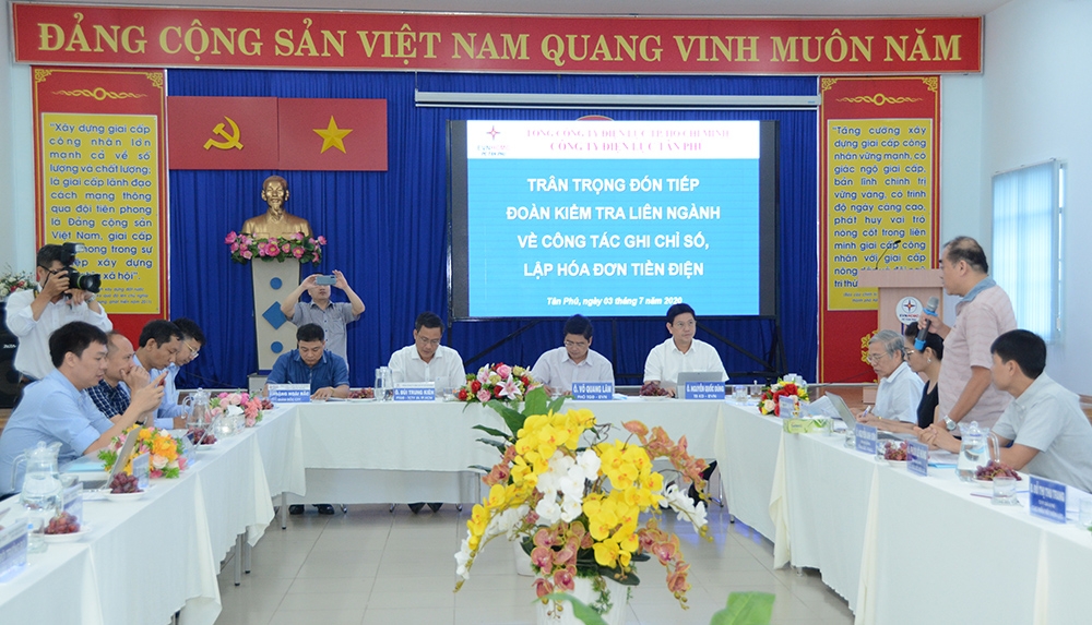 luong dien tieu thu tang cao evnhcmc phuc tra 3 lan moi ra hoa don