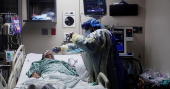 Số ca Covid-19 không ngừng tăng, bệnh viện Mỹ đối mặt nguy cơ “thất thủ”