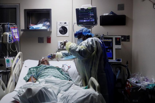 Số ca Covid-19 không ngừng tăng, bệnh viện Mỹ đối mặt nguy cơ “thất thủ”