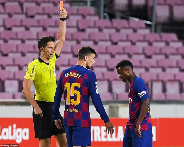 Luis Suarez ghi bàn, Barcelona nuôi mộng bám đuổi Real Madrid