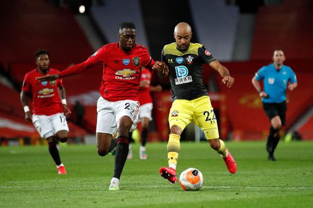 man utd 2 2 southampton quy do mat chien thang o phut bu go