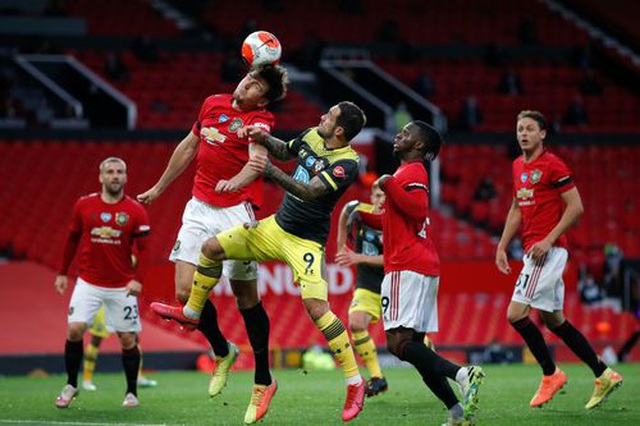 man utd 2 2 southampton quy do mat chien thang o phut bu go