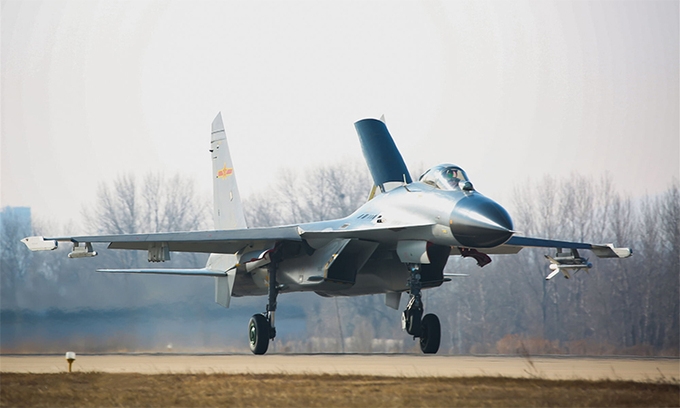 Trung Quốc triển khai tiêm kích trái phép tại Hoàng Sa Trung Quốc triển khai tiêm kích trái phép tại Hoàng Sa