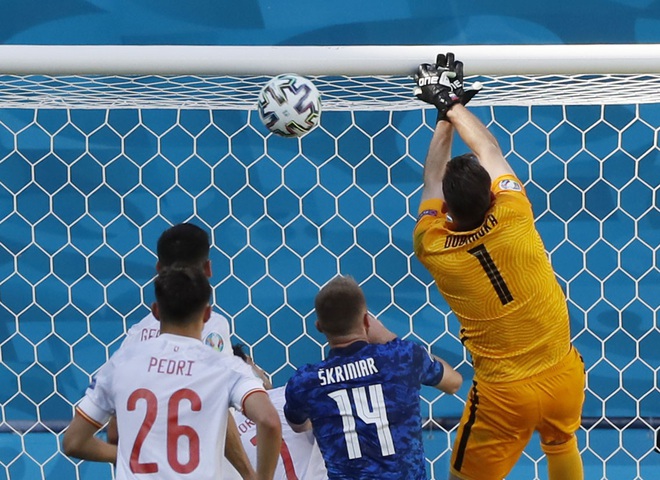 Điểm lại 11 pha phản lưới nhà tạo nên Euro 2020 kỳ lạ nhất lịch sử - 7