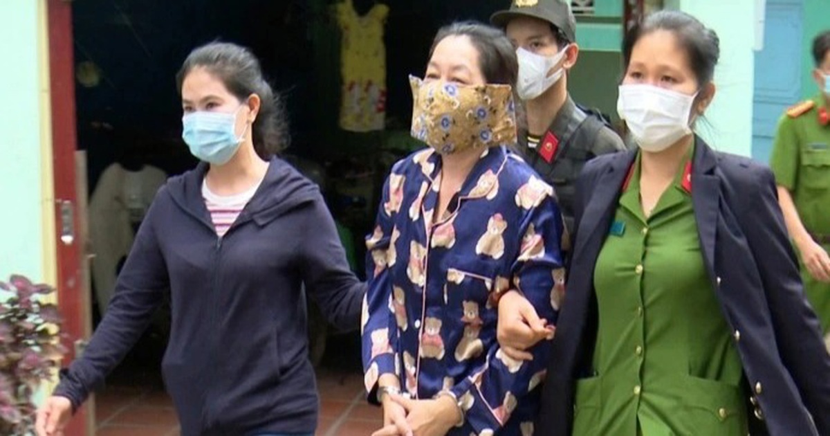 Khám nhà "bà trùm" Mười Tường, thu 36 kg vàng và hơn 1,2 triệu USD