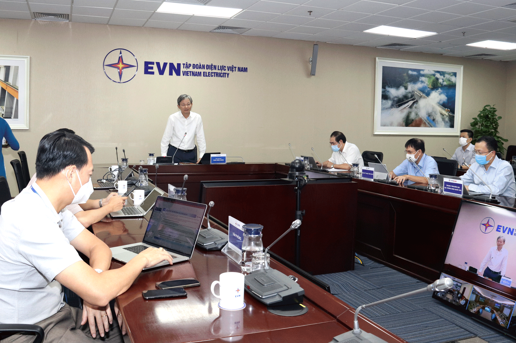 EVN yêu cầu toàn thể CBNV tiếp tục chấp hành nghiêm các yêu cầu về phòng, chống COVID -19