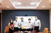 Bảo hiểm PVI trao tặng 1 tỷ đồng cho cán bộ y tế tuyến đầu chống dịch