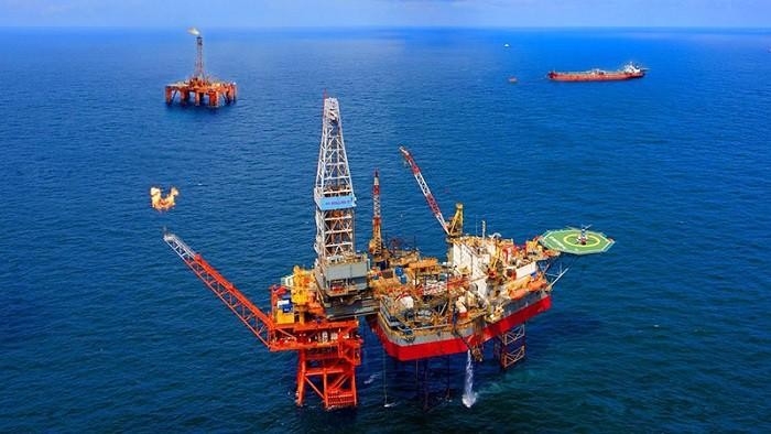 Giá xăng dầu hôm nay 18/7: Dầu thô lao dốc mạnh