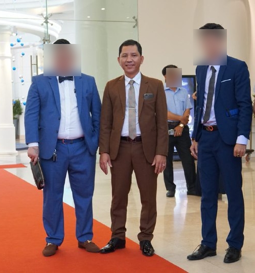 het banh trung thu trung quoc 2200 dong den thit lon ga sieu re