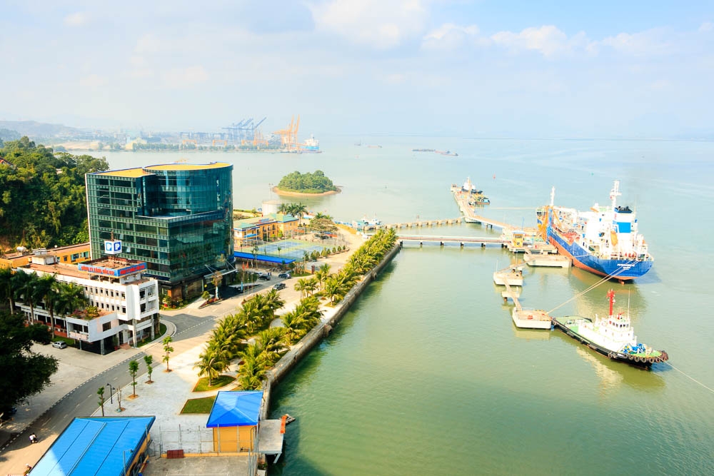 Chính phủ giao Bộ Công Thương rà soát, nghiên cứu việc di dời Bến cảng xăng dầu B12